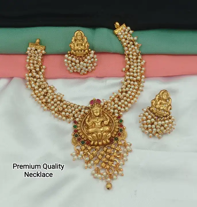 Premium quality jewellery set uploaded by Aman Jain on 8/9/2023