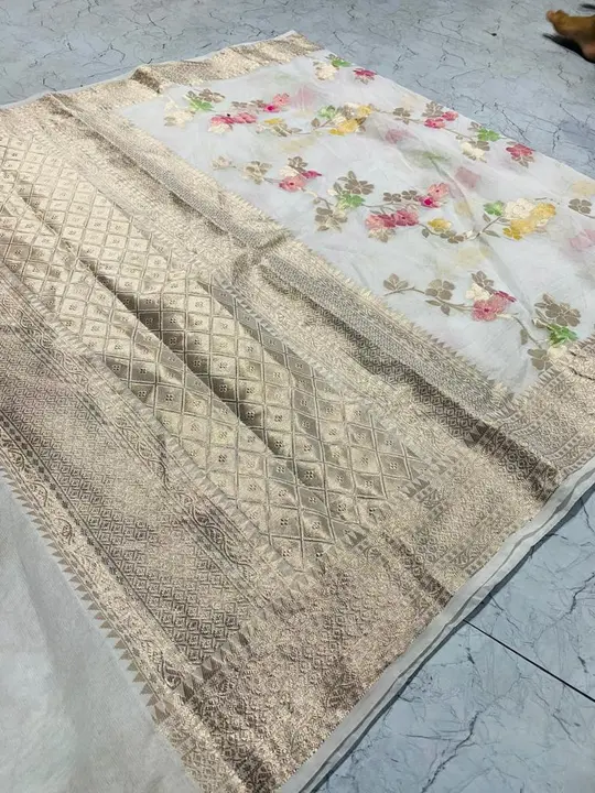 Banarsi Semi Gergot Soft Saree uploaded by Meenawala Fabrics on 8/9/2023