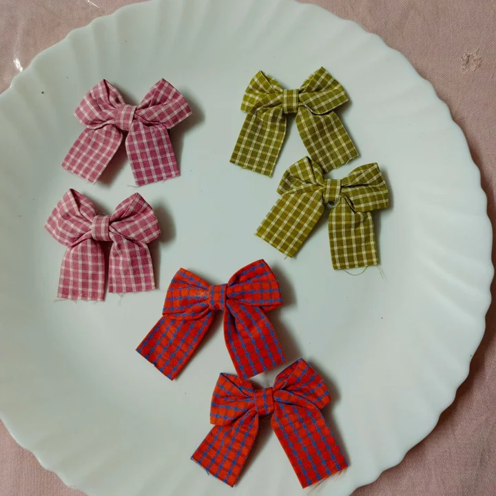 Bow hair clips uploaded by business on 8/9/2023
