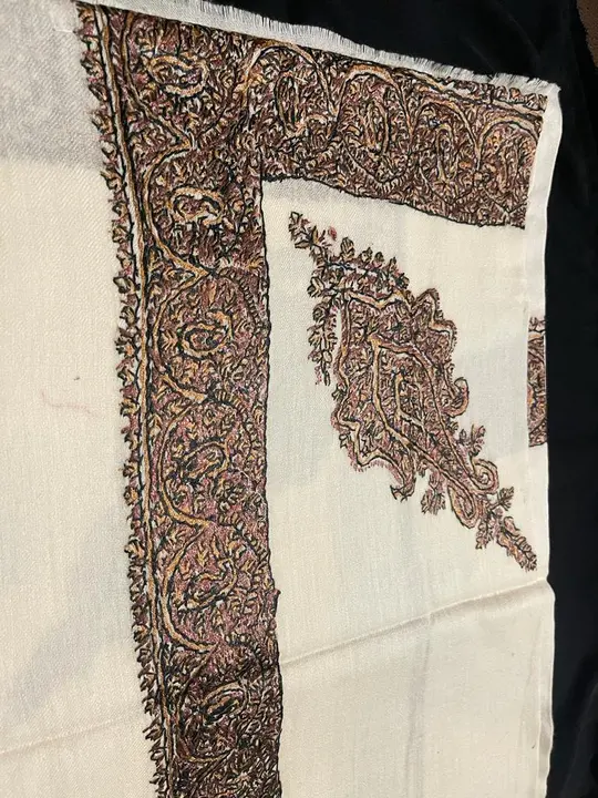 Product uploaded by Pashmina shawls on 8/10/2023