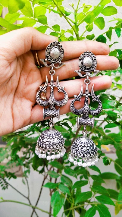 Post image "Elevate your boho vibes with these stunning oxidized silver jhumkas and earrings. Embrace the art of statement jewelry."

To order comment or DM 

[oxidized silver, jhumkas, earrings, boho look, statement jewelry, bohemian style, artisanal, unique design, tribal-inspired, handcrafted elegance.]

#earringoftheday #jumkaearrings #jumkalove #jumkhalover #oxidisedjewellery #oxidisedearrings #oxidisedjhumkas #navratrilook #navratri2023 #statementearrings #statementjewelry