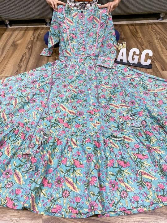 Post image #AGC*
(A venture of NP)

Premium cotton gown with frill &amp; detailed with beautiful work &amp; tassels.


Size 38 40 42 44 

MRP 1500 free ship

100₹ less to all