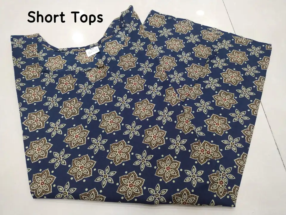 Short Tops  uploaded by business on 8/12/2023