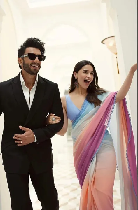 Alia Bhatt Saree 💃Most Trending  uploaded by business on 8/12/2023