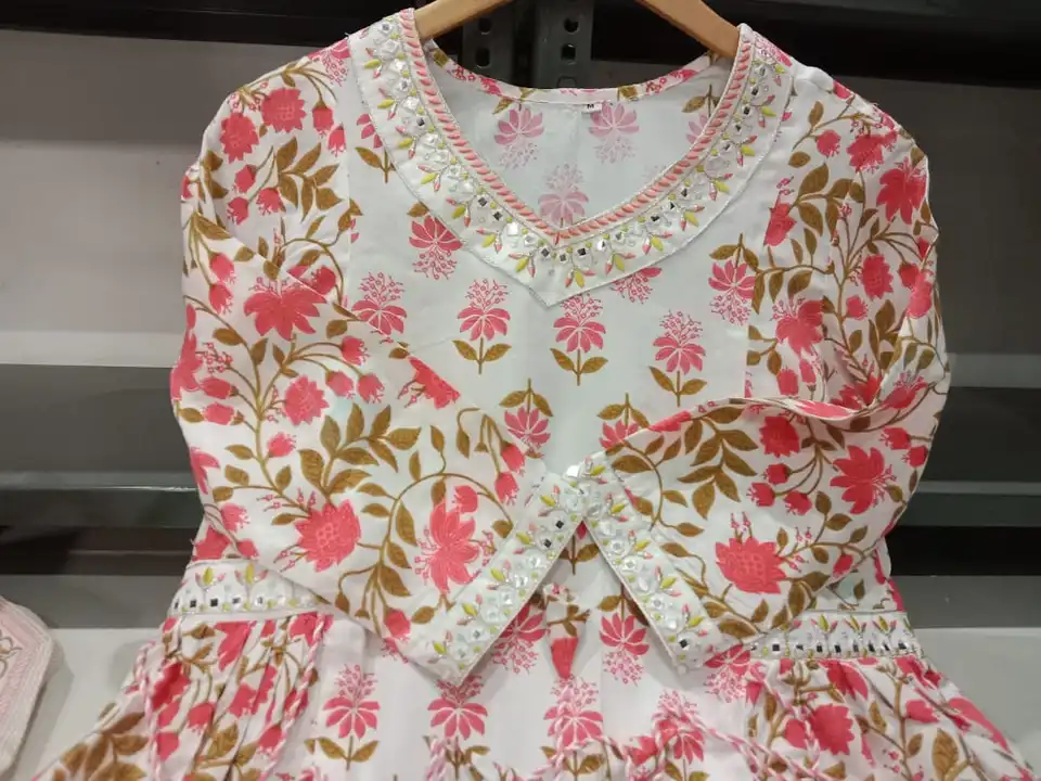 Cotton embroidered kurti with pent and  uploaded by PANIHARI COLLECTION CENTRE on 8/14/2023