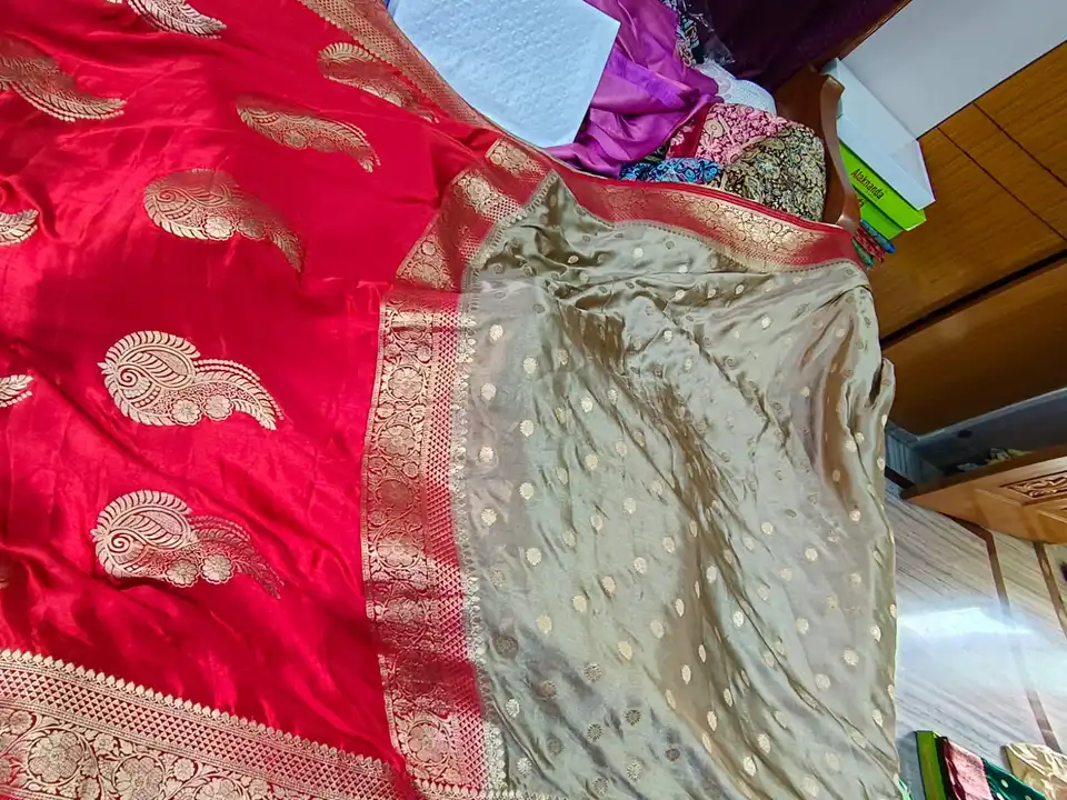 Post image I want 11-50 pieces of Saree at a total order value of 10000. I am looking for Available hai kisi ke paas same deasine me ye sarees. Please send me price if you have this available.