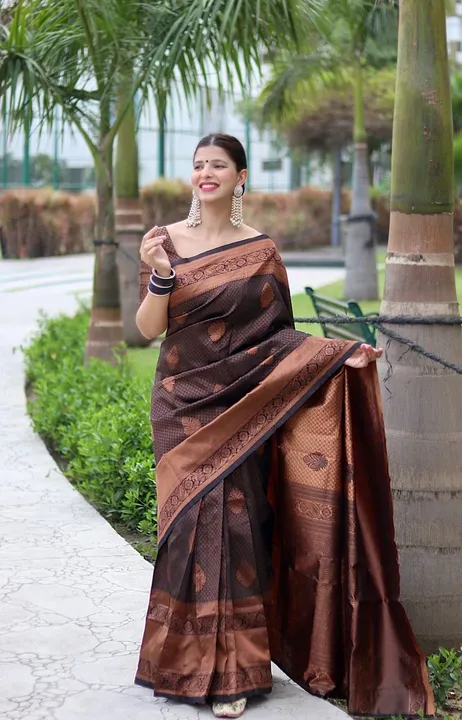 Banarasi soft silk saree uploaded by Kasturi Trendz on 8/17/2023