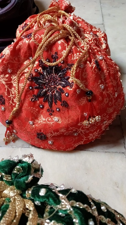 Bhopali batue 800 uploaded by Hand work zari zardozi suit bridel lehenga choli on 8/18/2023