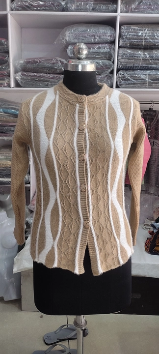 Hair touch wollen cardigan uploaded by business on 8/19/2023