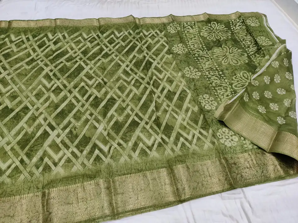 Printed fancy crystal poly cotton saree uploaded by Krishna fashion on 8/20/2023
