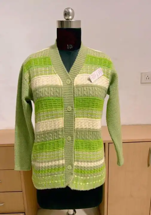 Ladies sweater  uploaded by business on 8/20/2023