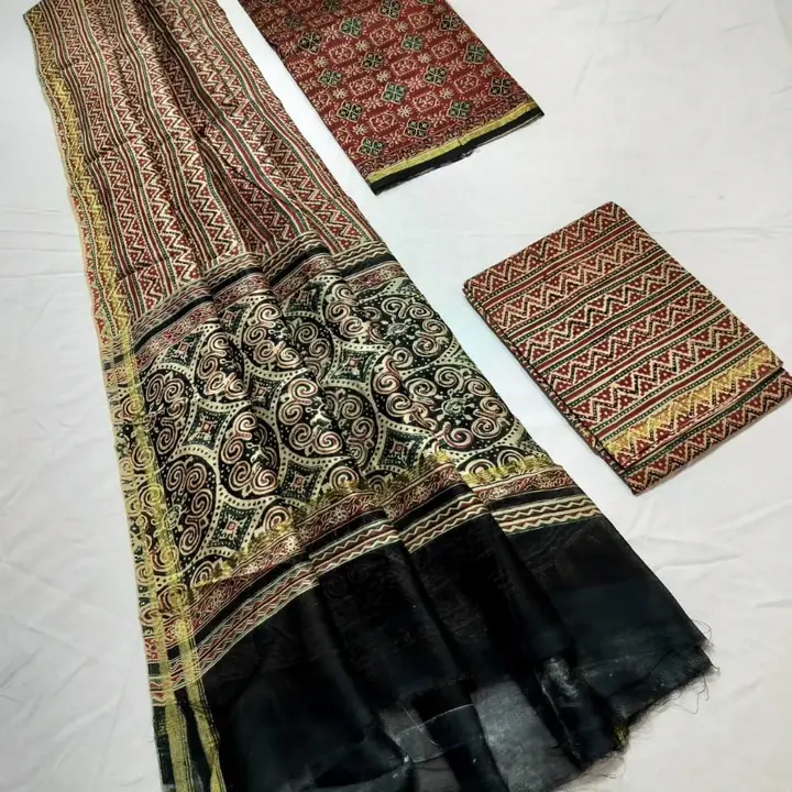 Product uploaded by Saree manifucher on 8/22/2023