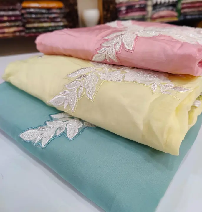 Post image *BDH EXCLUSIVE*

*SHIRT- PURE ORGANZA EMBROIDERED WITH ORIGINAL MIRROR*

*DUPATTA- PURE ORGANZA EMBROIDERED PAKISTANI CUTWORK*😍
 
*BOTTOM- PURE SANTOON*🌸

*READY STOCK*🌸

*MRP- 1850*
Whatsapp online order
8556920391
6239323684