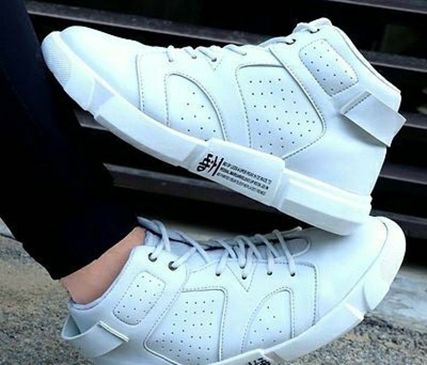 Limited Edition Of  Exclusive Mid Top Sneakers



*Type*: Sneakers
Lc uploaded by XENITH D UTH WORLD on 7/16/2020