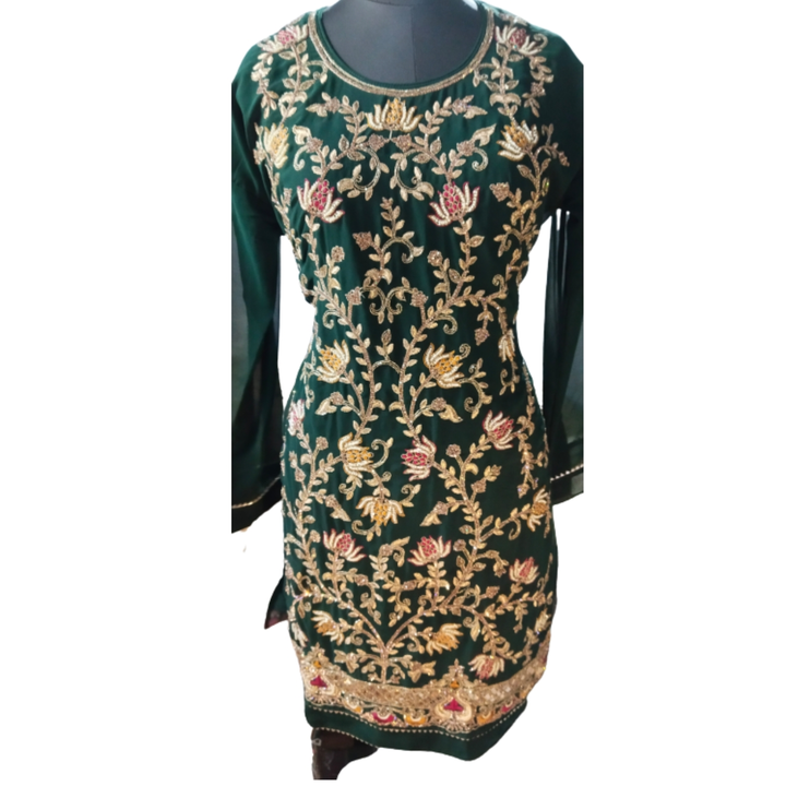 Ladies Panjabi suit  uploaded by Arsh textiles on 8/23/2023