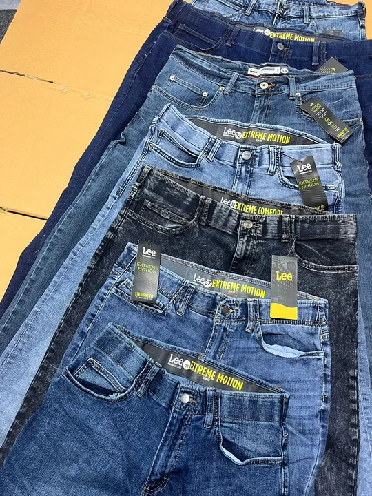 Jeans and pants mixed lot uploaded by E DAD SHOP on 8/24/2023