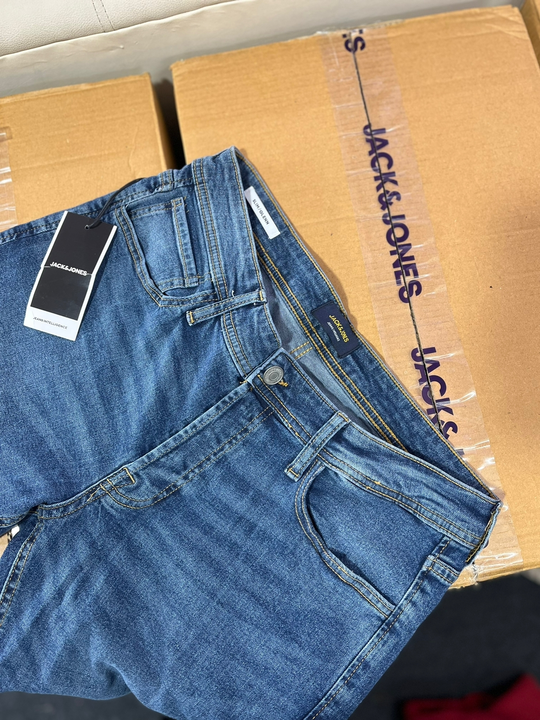 Jeans and pants mixed lot uploaded by E DAD SHOP on 8/24/2023