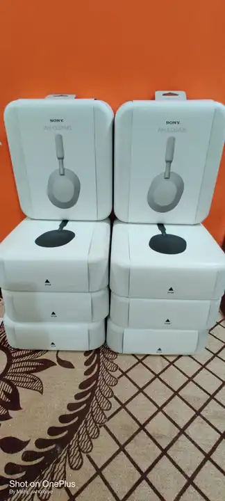 Sony Headphones WH1000X5M uploaded by Cantaurus solutions pvt ltd on 8/25/2023