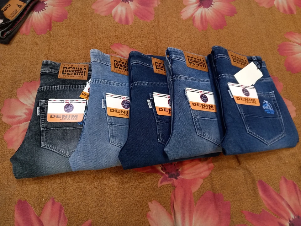 Factory Store Images of New men's jeans garments