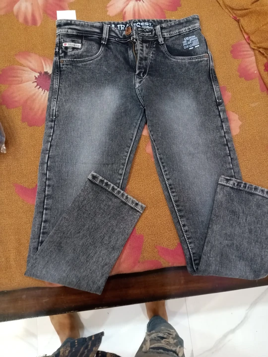 Factory Store Images of New men's jeans garments