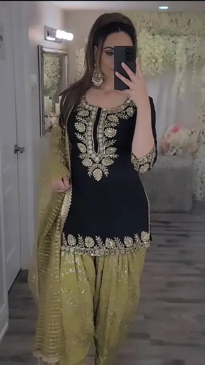 Party wear dress  uploaded by Sarita Fashion Hub on 8/27/2023