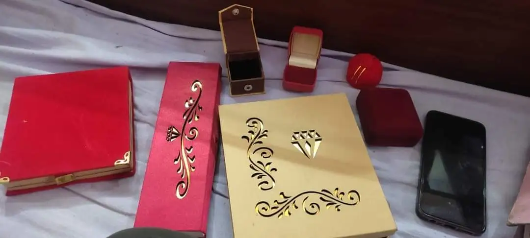 Jewellery box khadi paper with lesser cutting  uploaded by Shyama Enterprise on 8/27/2023