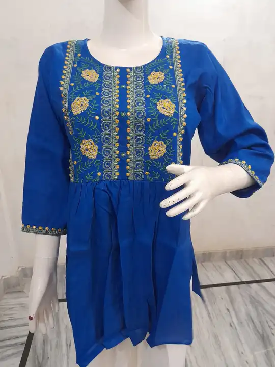 Women's short kurtis uploaded by Maruti ethnic fashion on 8/29/2023