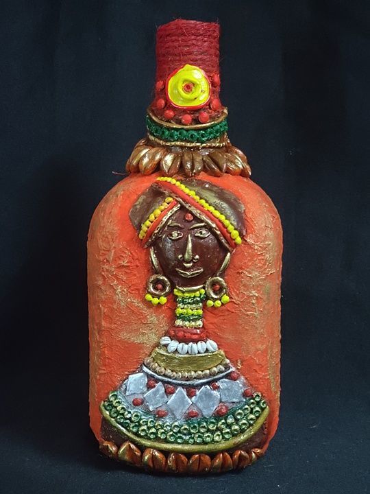 Post image EXCLUSIVE HANDICRAFT MADE BY CLAY ON THE BOTTLE PUT IN DIFFERENT STYLES.