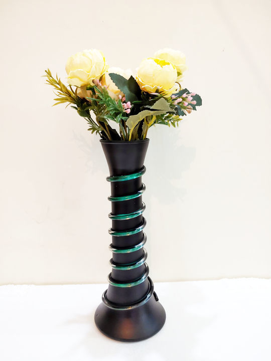 SVKD Glass Flower Vase uploaded by Siddhi Vinayak Kanch Decoraters  on 3/20/2021