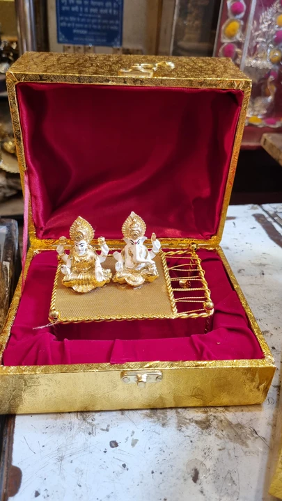 Khat laxmi ganesh with rexin box uploaded by Nathu ram hazari lal rustagi jewellers on 9/1/2023