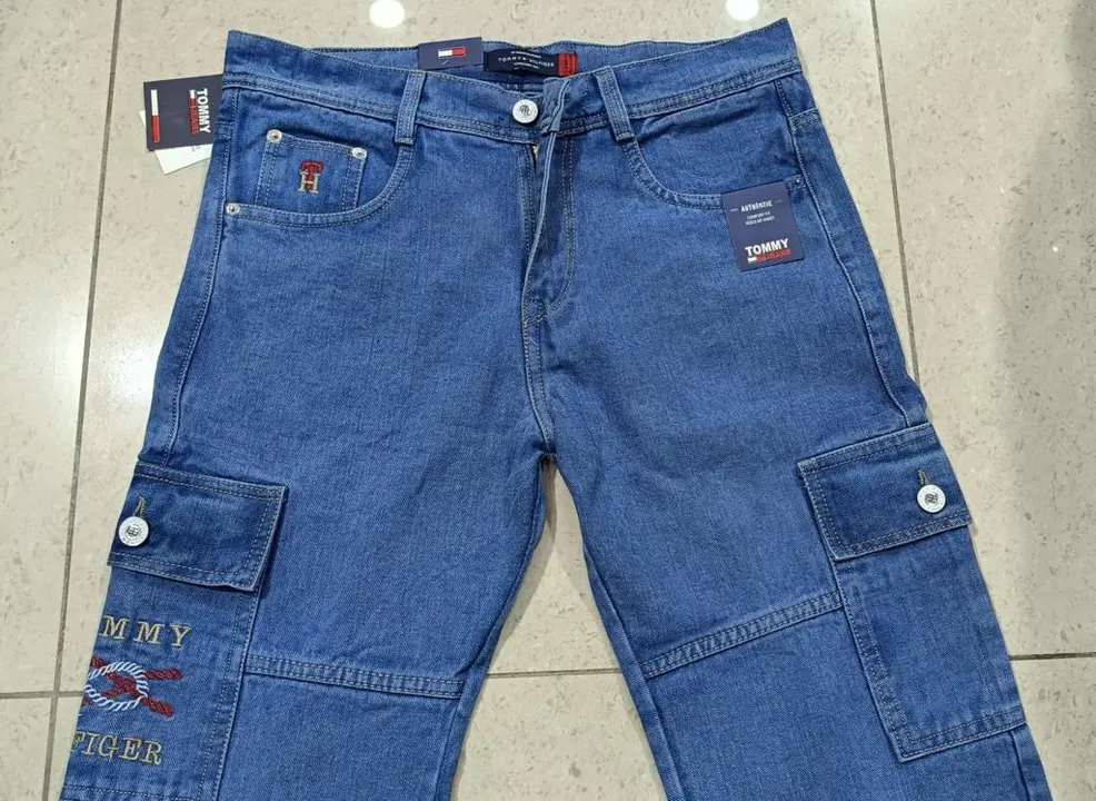 Six pocket jeans  uploaded by Bhatia traders on 9/2/2023