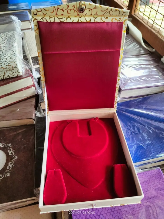 Jwellery box 8×6 necklace  uploaded by Sree Guru jwellery box on 9/2/2023