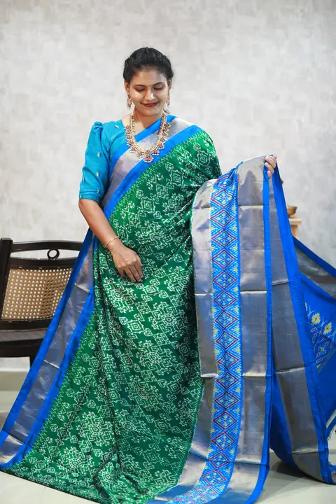 Pochampally ikkat silk sarees with contrast plane blouse uploaded by RR handlooms on 9/3/2023