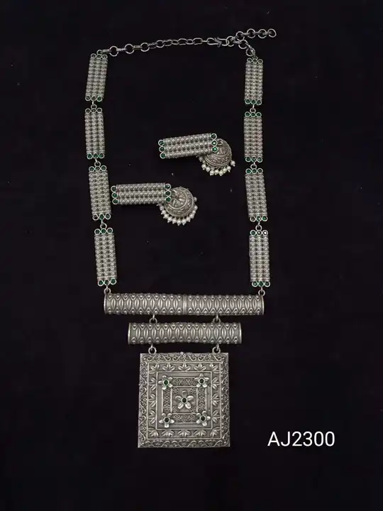 Necklace set no 7892217538 uploaded by business on 9/4/2023