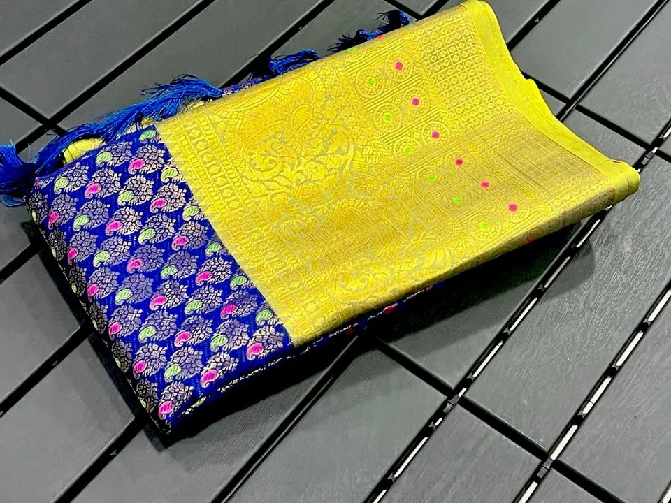 Dazzle shine traditional saree uploaded by Suyukti Creation on 9/5/2023