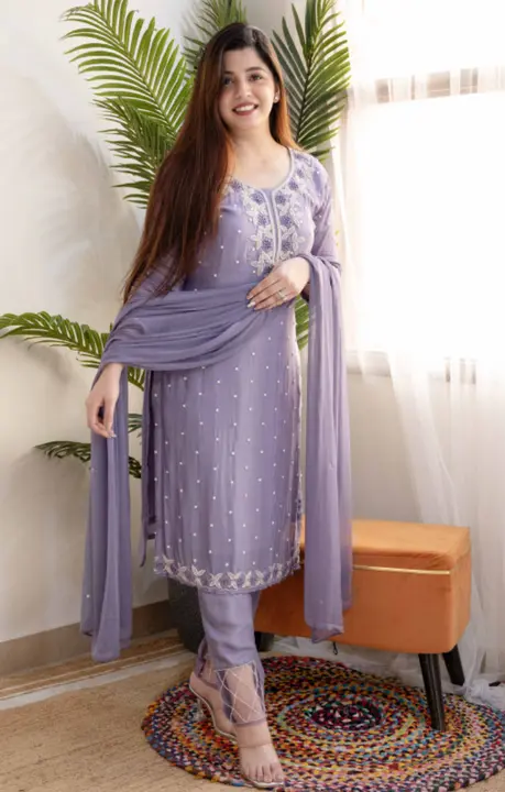 Post image I want 11-50 pieces of Kurti at a total order value of 1000. Please send me price if you have this available.