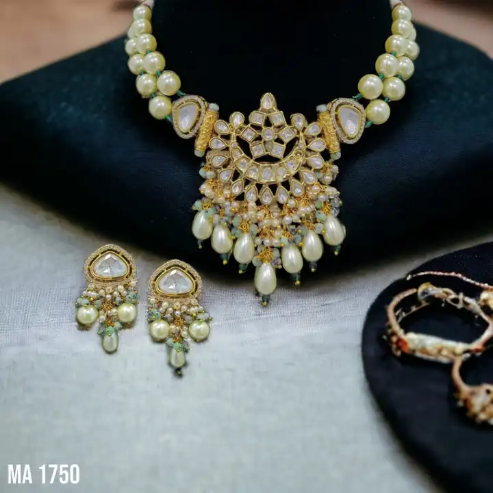 Kundan necklace set uploaded by Sb designs on 9/6/2023
