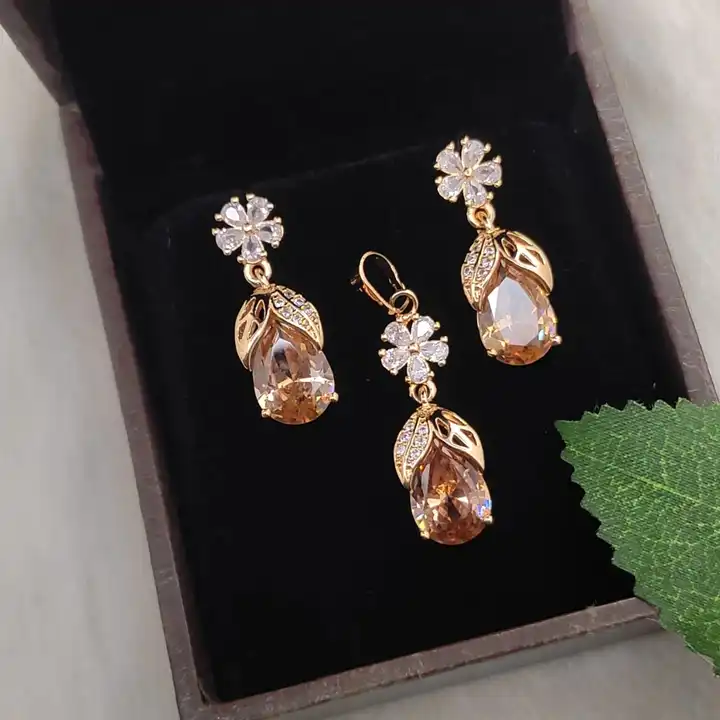 Ad daimand pandant & earrings  uploaded by business on 9/6/2023