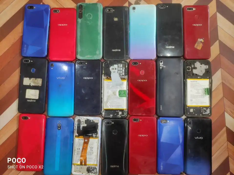 Post image I want 50 pieces of Mobile phone 📱 at a total order value of 10000. I am looking for  stock available . Please send me price if you have this available.