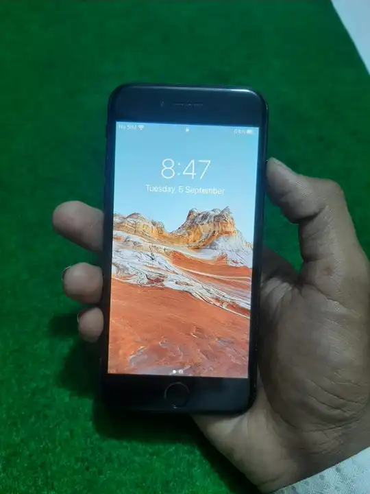 I phone 7 32 gb secondhand phone  uploaded by SHK MOBILE on 9/10/2023