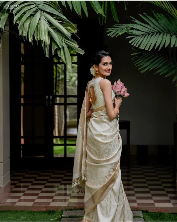 🔥 *Presenting Enchanting Yet Breathable Organic Banarasi Sarees For Intimate And Big Fat Indian Wed uploaded by Villa outfit on 9/10/2023