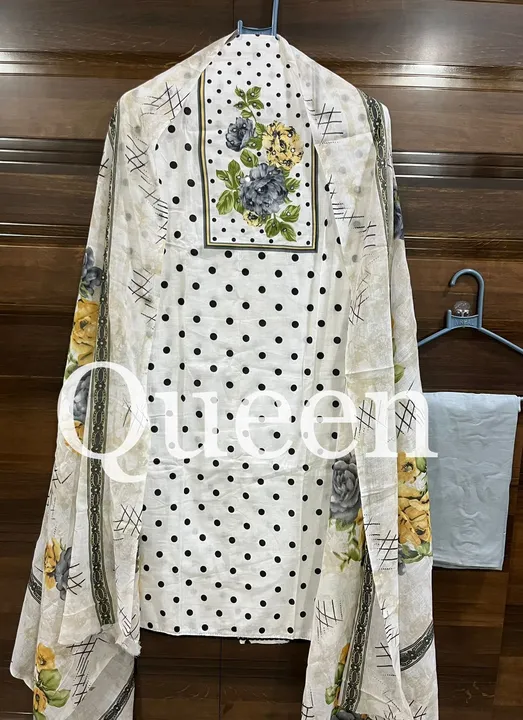 Beautiful neck design with flowers print dupatta  uploaded by Heena fashion house on 9/11/2023