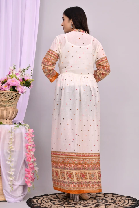Gown  uploaded by PANIHARI COLLECTION CENTRE on 9/13/2023