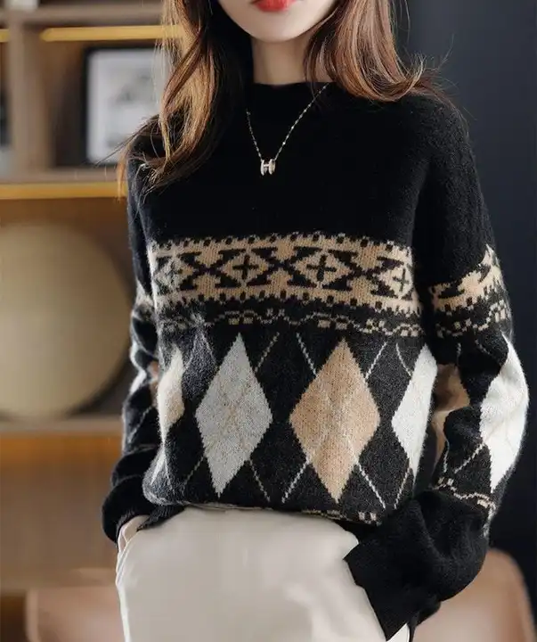 Luxury sweater  uploaded by The Style Club on 9/14/2023