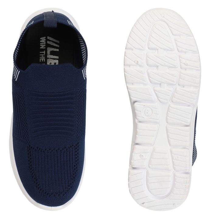 Women flyknit shoes Lc-2(4X8) uploaded by Libero Footwear on 9/15/2023