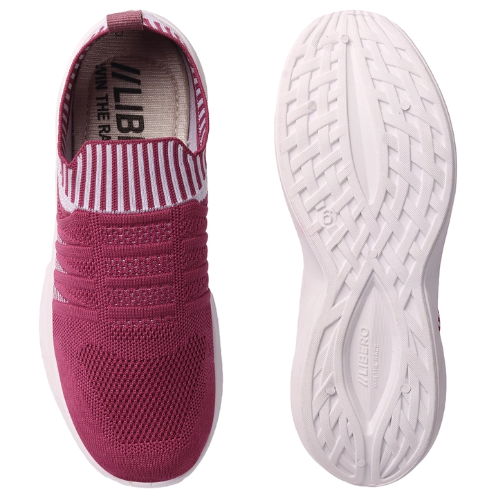 Women flyknit shoes L-3(5x8) uploaded by Libero Footwear on 9/15/2023