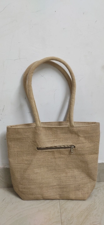 Ladies heand cary jute bag uploaded by business on 9/16/2023