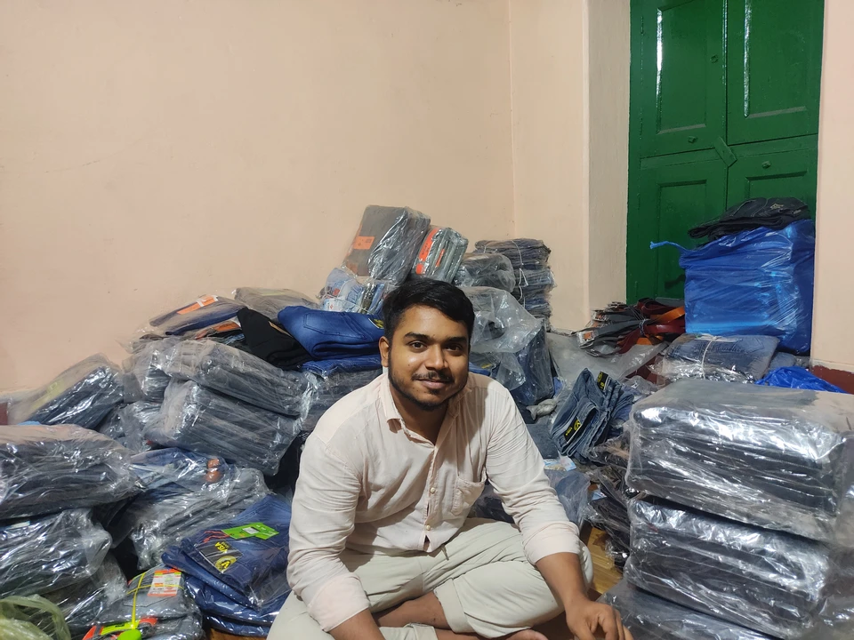 Warehouse Store Images of Visa Jeans