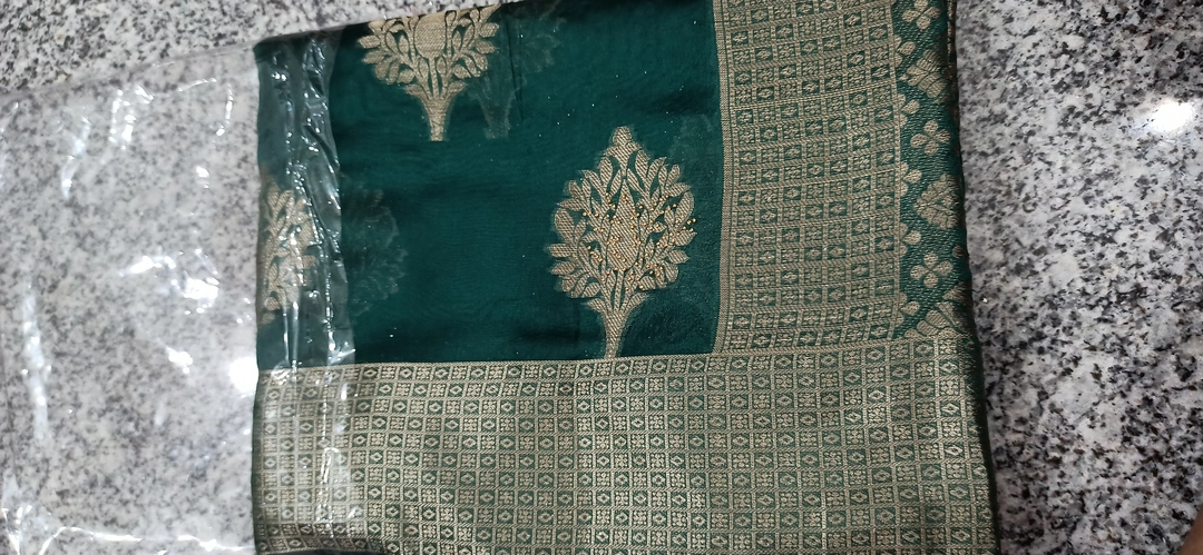 Soft organja fabric bnarsi look heavy weaving saree very beautiful  uploaded by business on 9/17/2023