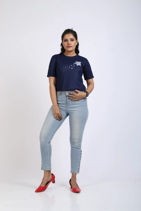 Crop top uploaded by MEERAN FASHION on 9/18/2023